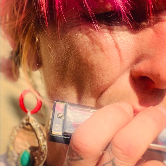 Tanya here, lover of fashion vintage wear! - Picture 6 of 14